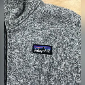 Patagonia Boys fleece jacket. Excellent like new condition.